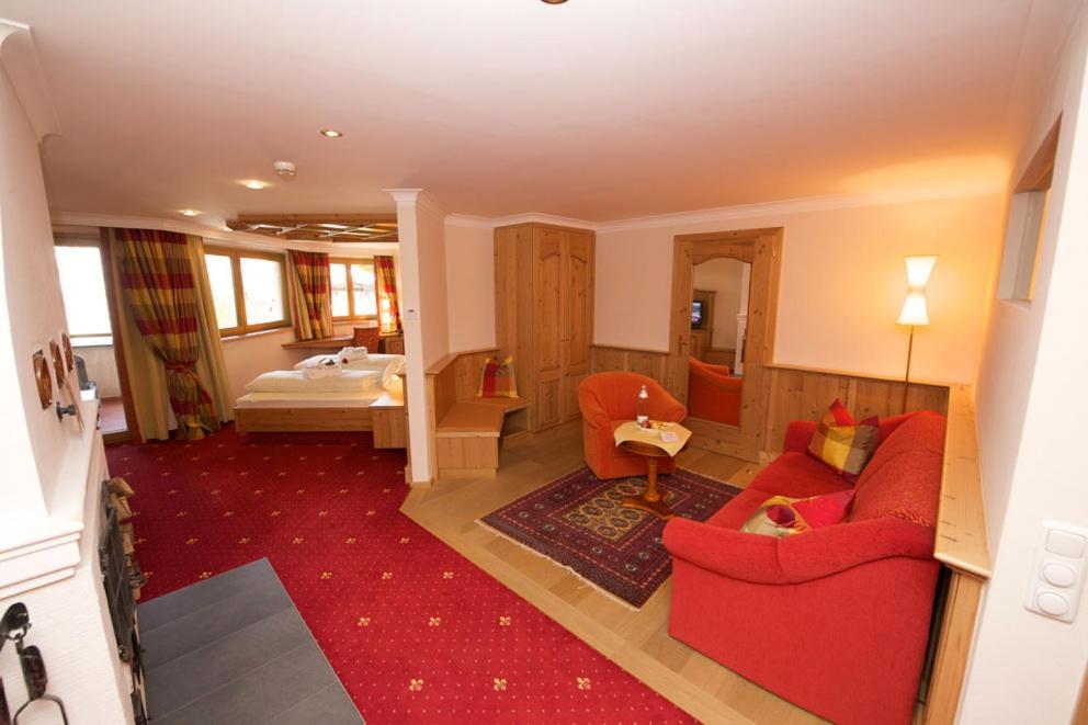 Jufa Alpenhotel Saalbach Exterior foto